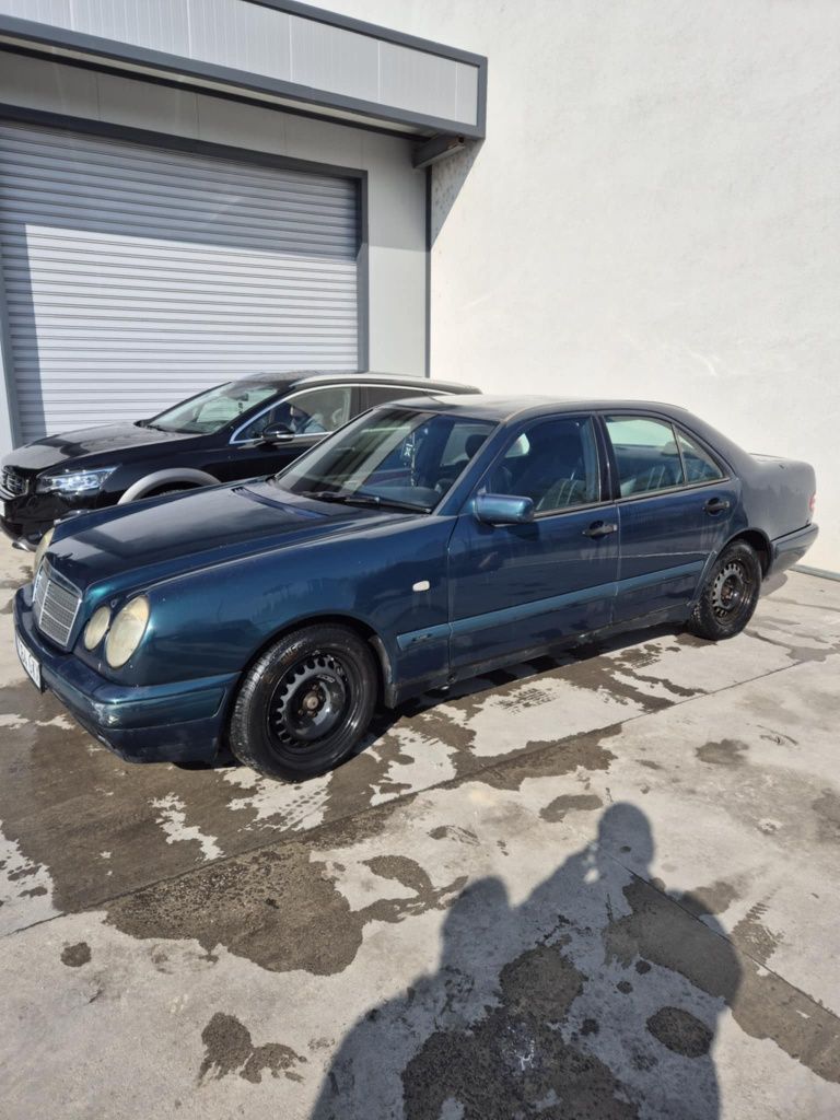 Mercedes e290 на части