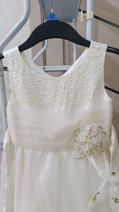 Нарядное платье для девочки 5 лет