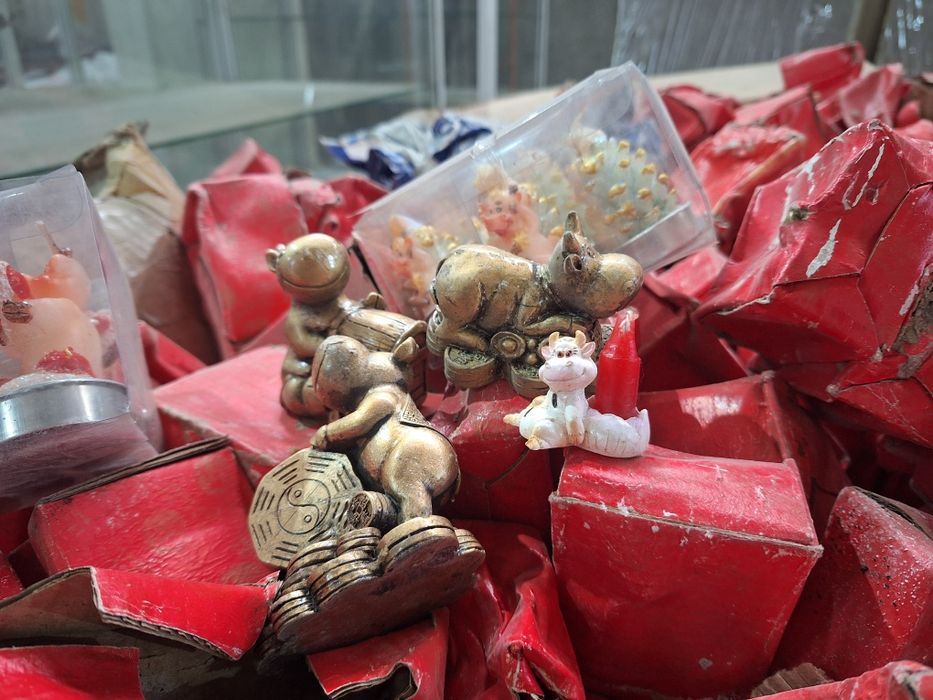 Продам сувениры, коровы