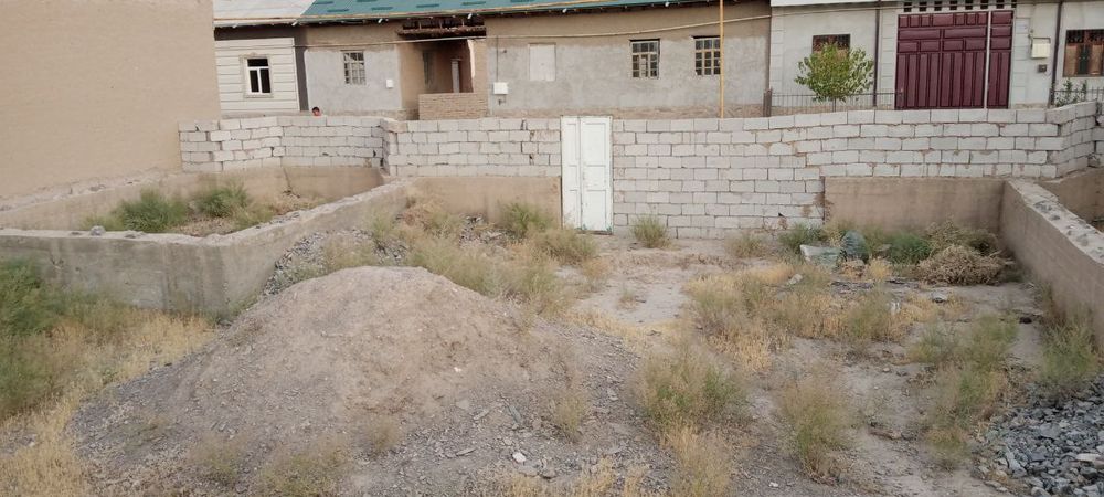 Farxodda uchastka sotiladi