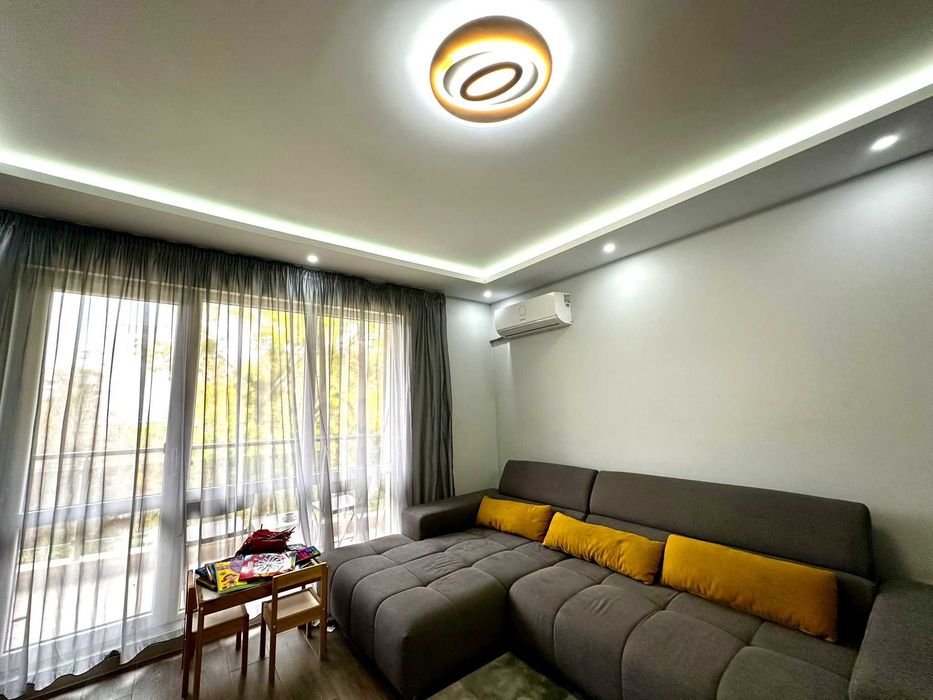 Продава се Тристаен апартамент в Варна, Левски - 86 кв.м за 2710 €/кв.м - Снимка #1