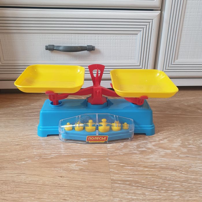 Весы игрушечные детские