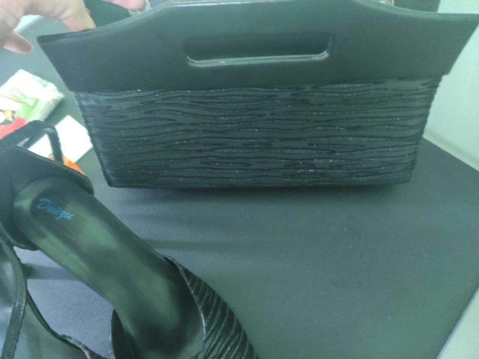 Обувки с чанта и сандали