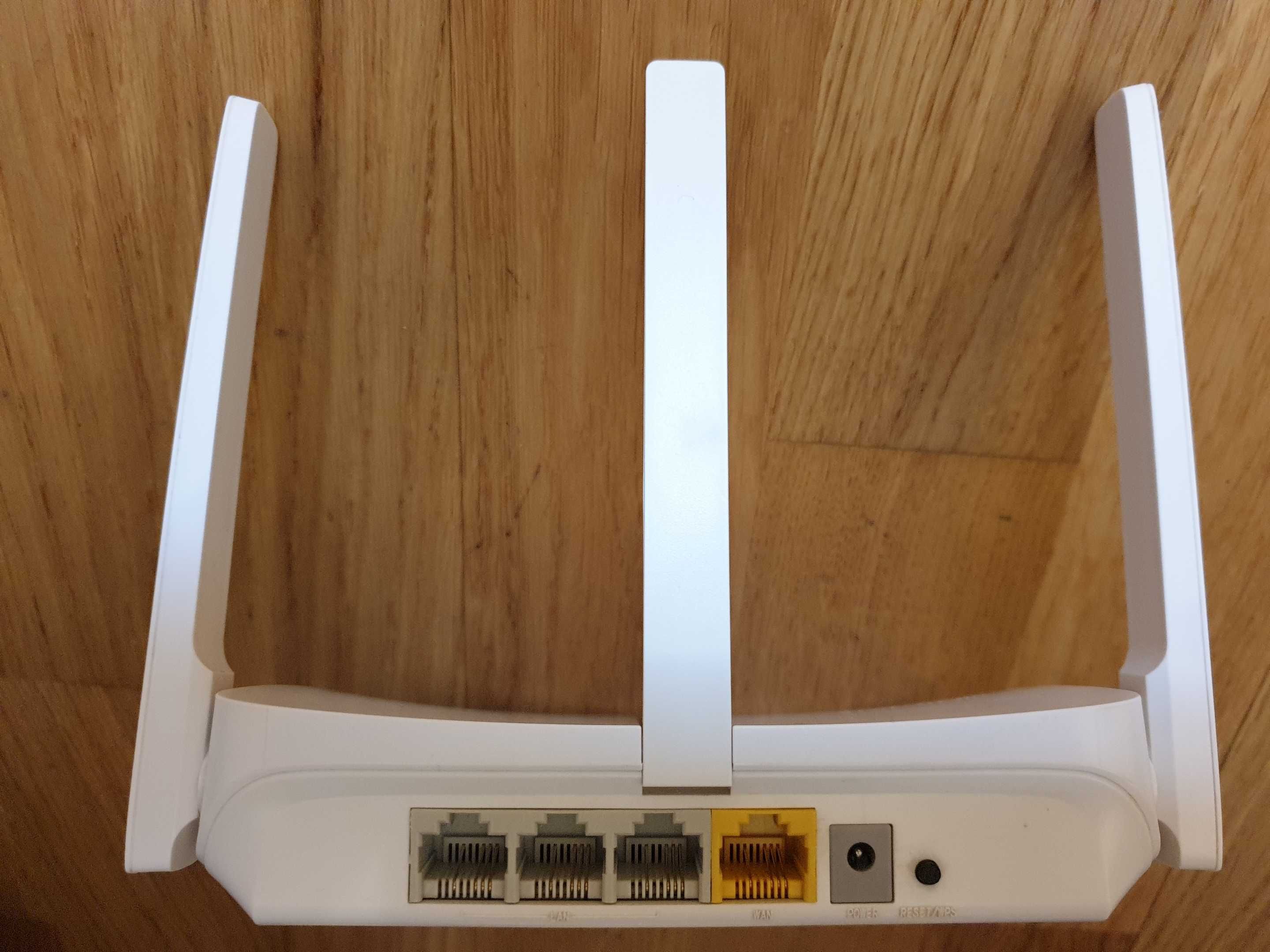 Router de mare putere cu 3 antene