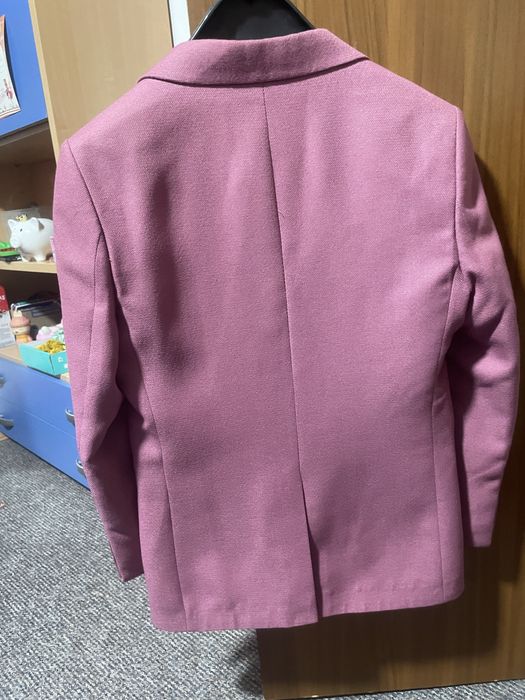 Sacou, pantaloni su vesta 50 lei bucata