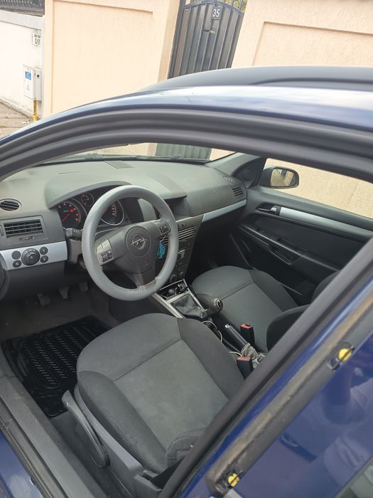 Vând Opel Astra H