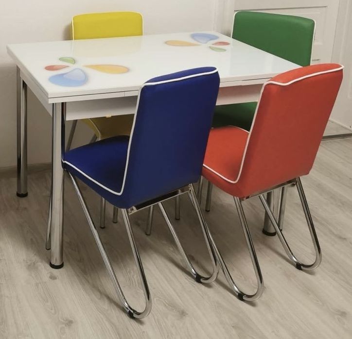 4 scaune bucatarie in patru culori