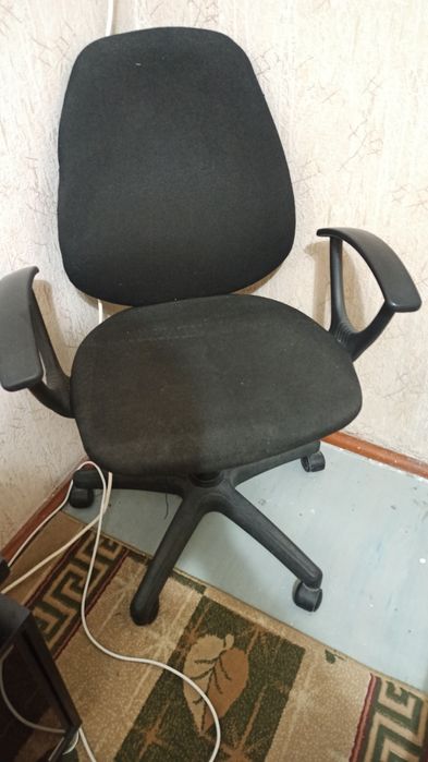Продаю офисное кресло