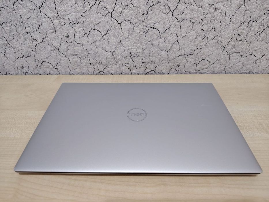 DELL XPS 9510 15,6" WUXGA IPS / CORE i5-11400H / 8GB DDR4 / 256GB NVMe