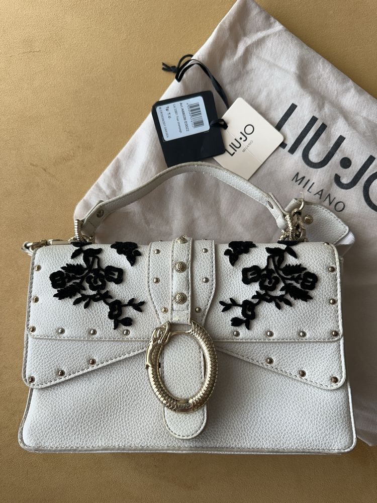 Бежова чанта LiuJo (Guess, Mochino,Michael Kors)