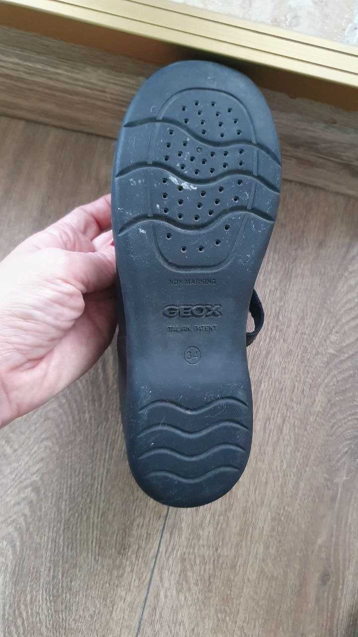 Обувки естествена кожа  Geox 34 р
