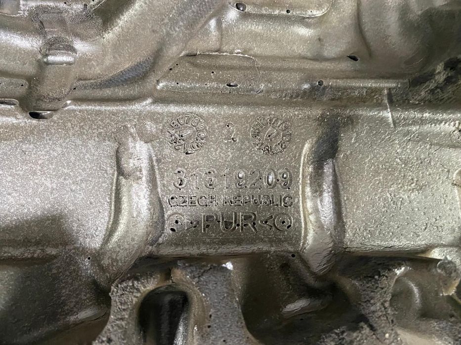 Capac motor VOLVO S60 V60 XC60 XC70 31319209