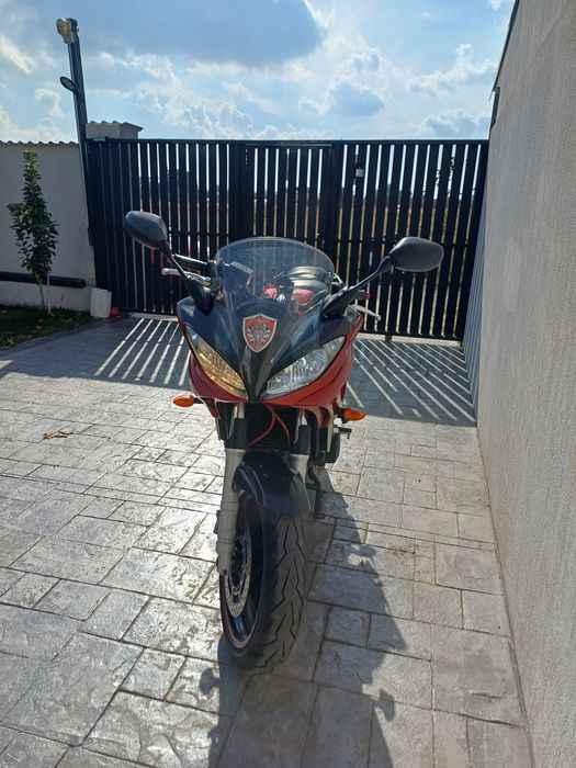 Yamaha Fazer 600