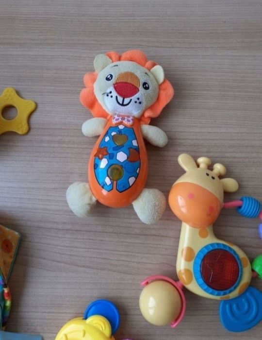 Set jucării 6 zornaitoare bebe fisher price impecabile