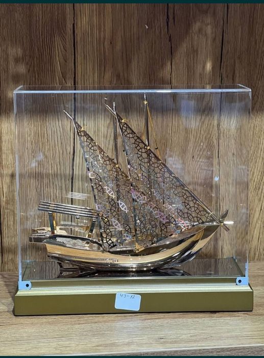 Корабль   свунери  роскошный необычный