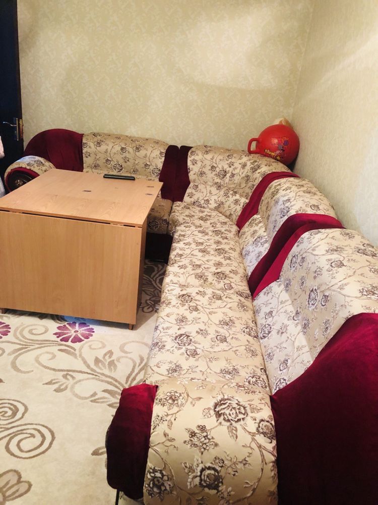 Продаю мягкий уголок диван в гостинную