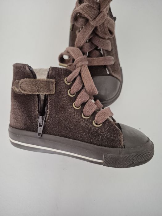 Ghetute copii marimea 23