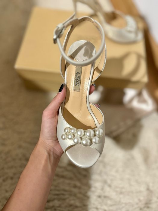 Sandale de ocazie, Il Passo