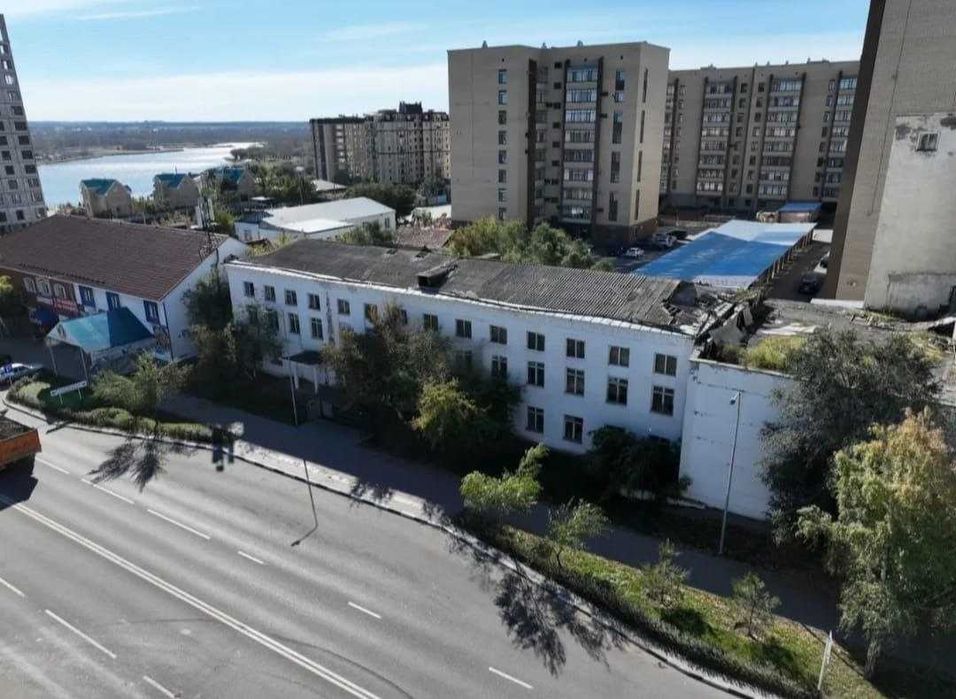 Отдельно-стоящее здание в Центре города.