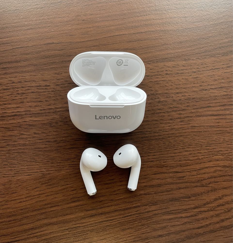 Чисто нови Air pods