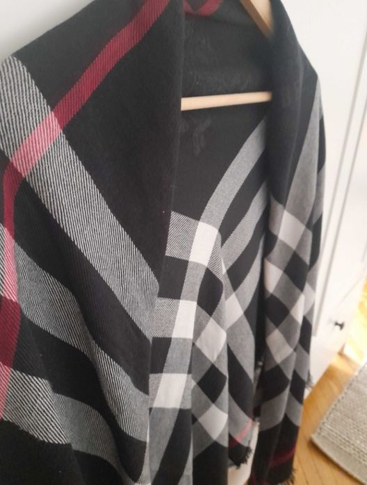 Esarfa/sal Burberry, casmir-matase,450 lei