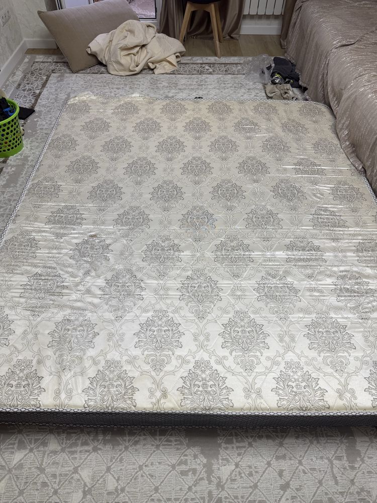 Продам Матрас 180/200