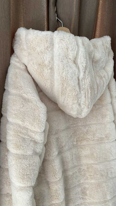 Есенно зимно палто с качулка Gold & Silver дълго пухено екрю