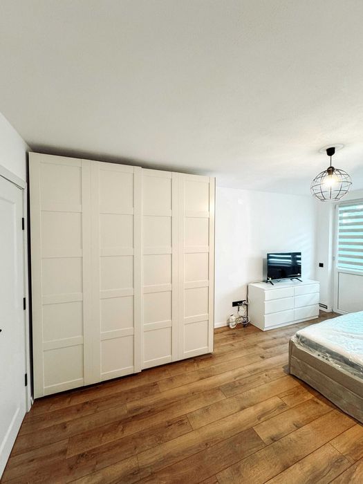 Ofer spre închiriere apartament cu 2 camere la 2 min de UMF și spital