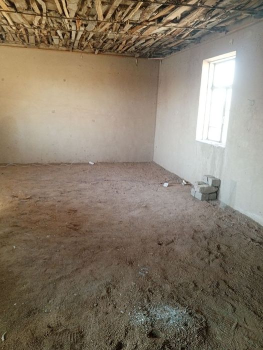 Уй жой сотилади.