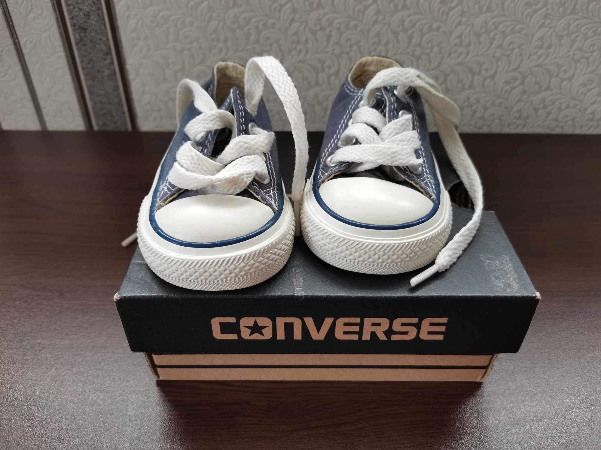 Детски сини кецове converse 18 и 20 номер