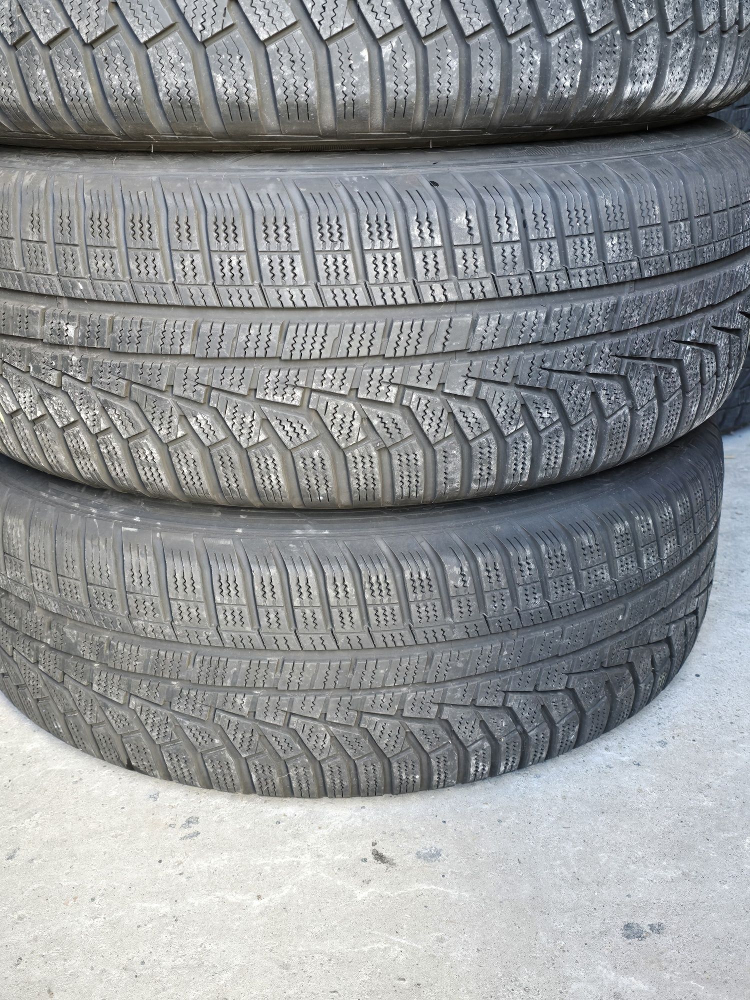 4 Броя 215/60/17 Hankook 2x6mm 2x5,2mm