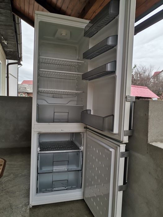 Frigider Artic cu congelator