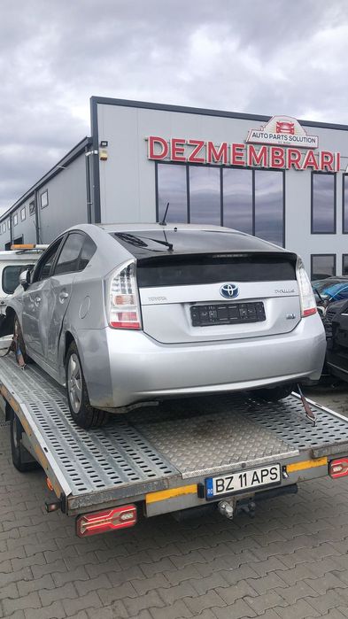 Dezmembram Toyota Prius 1.8 benzina+electric an fabr. 2011