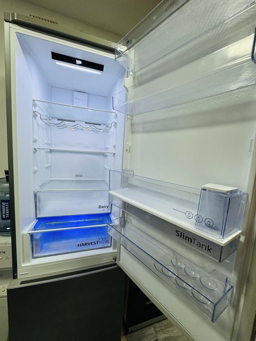 Frigider Beko No Frost cu dozator de apă – stare excelentă!
