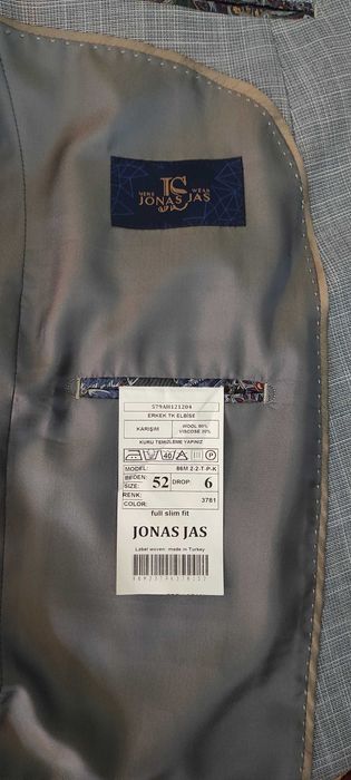 Костюм шим янги комплект жилеткаси хам бор.