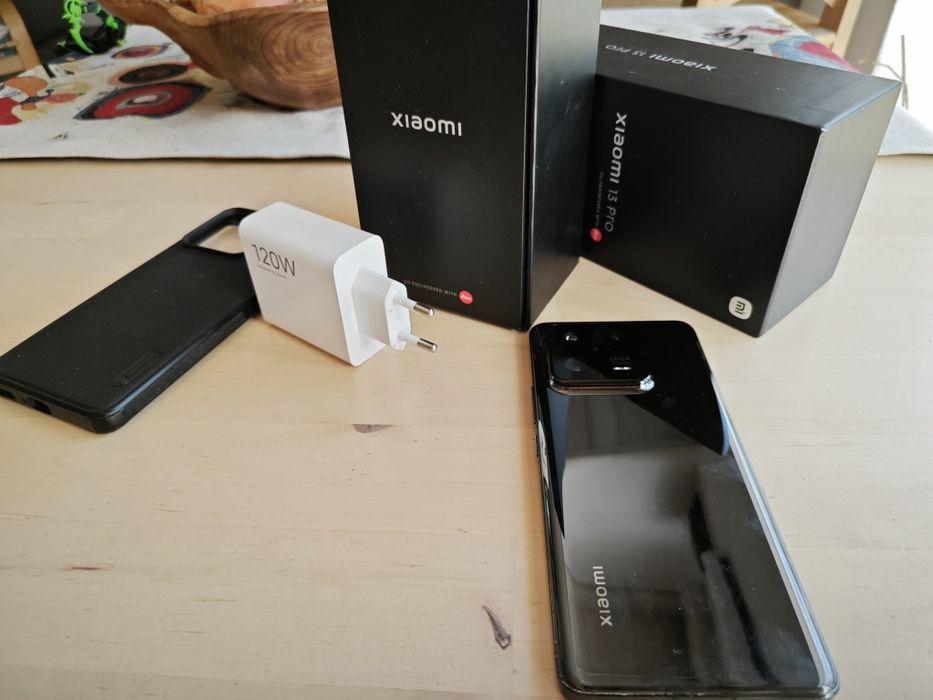Xiaomi 13 Pro (Leica) – 256 GB, 12 GB RAM – перфектен външно!