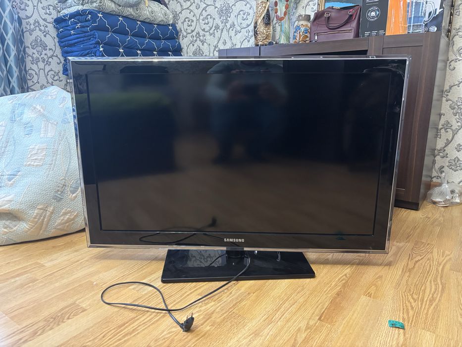 Продам телевизор самсунг в отличном состоянии