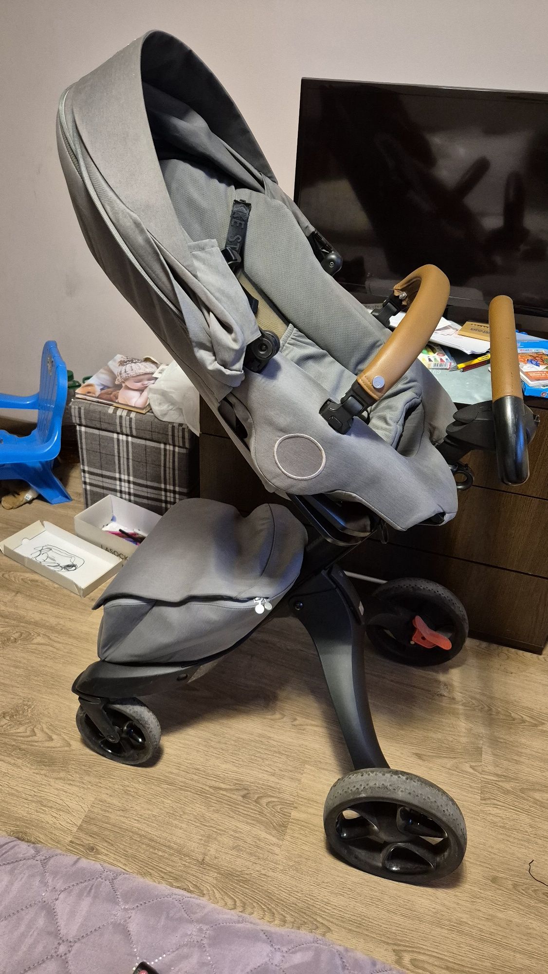 Бебешка количка Stokke Xplory X, сива + бебешки кош