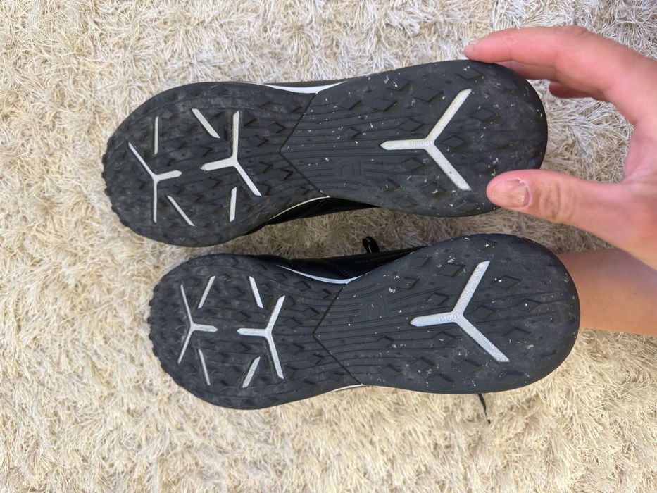 Adidasi fotbal din piele Kipsta Viralto.