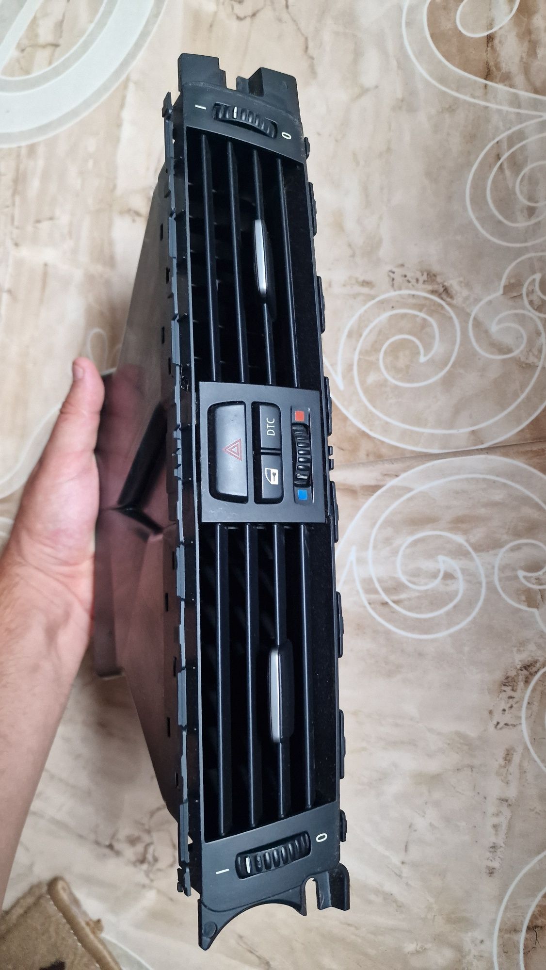 Vând grila ventilație BMW e90/91
