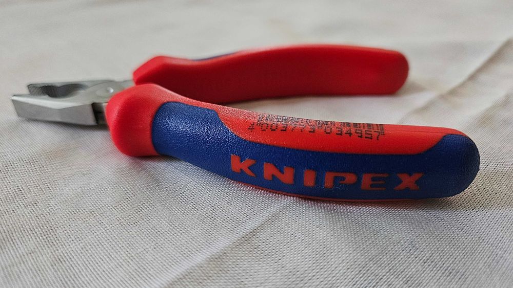 Patent combinat mini KNIPEX 08 05 110