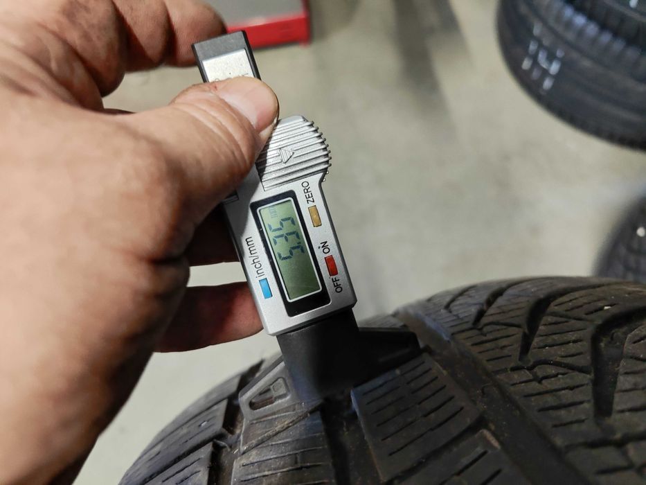 2бр. зимни гуми 245/40/19 Pirelli