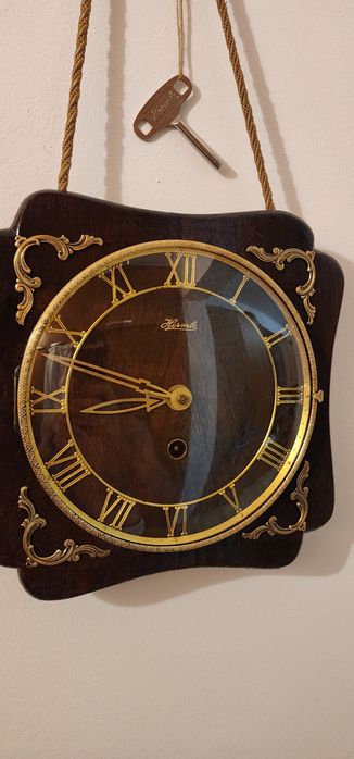 Ceas vintage de perete Hermle, mecanism mecanic cu cheie de intoarcere