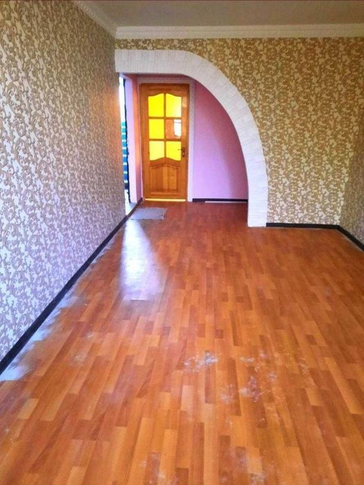 2 xonali kvartira sotiladi