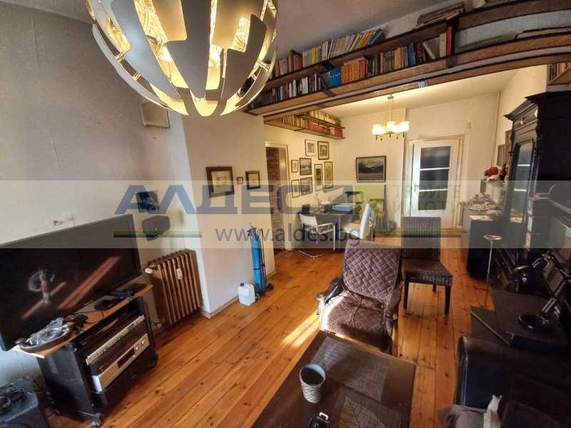 Продава се Тристаен апартамент в София, Център - 110 кв.м за 3591 €/кв.м - Снимка #4