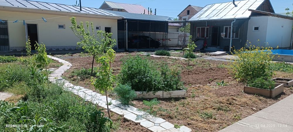 Продаю Бустонлик. Дача 6 соток 4 комнаты. С мебелью и техникой.