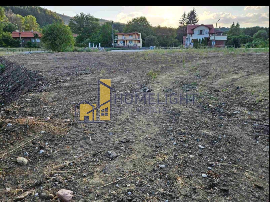 Продава се Парцел в с. Студена, Област Перник - 1315 кв.м за 66 €/кв.м - Снимка #8