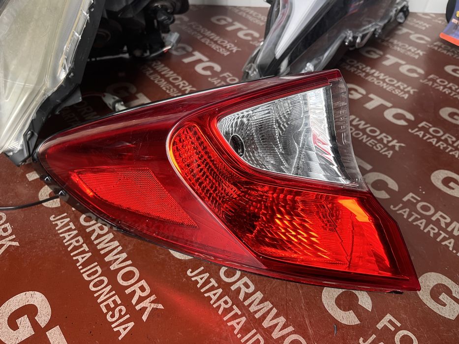 Стоп Toyota CHR ляв