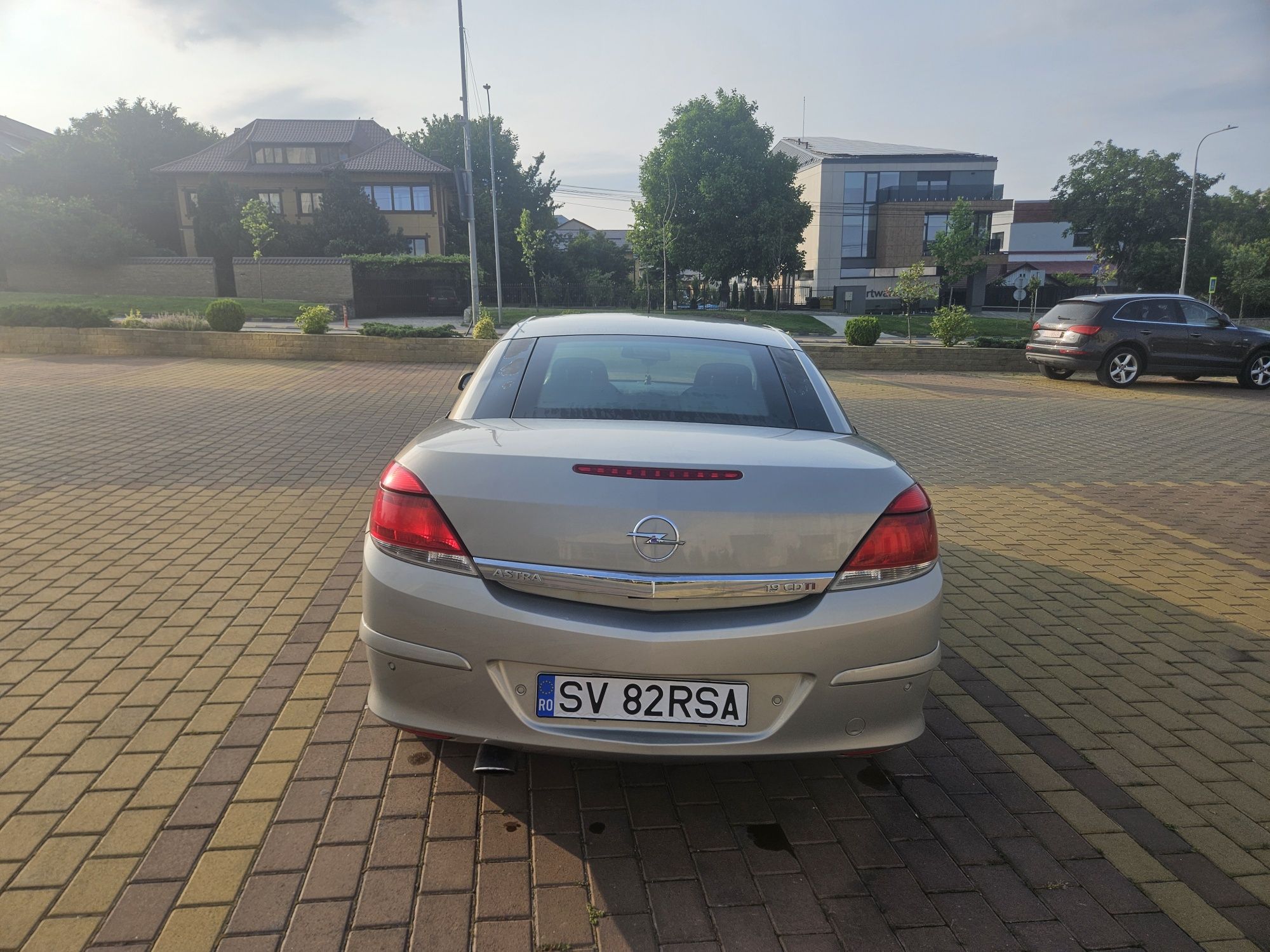 Opel astra h twintop