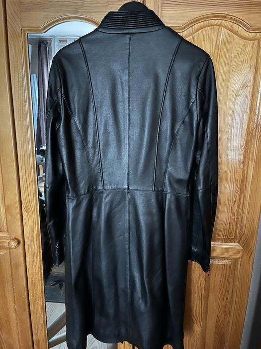 Дълго дамско, кожено яке тип манто